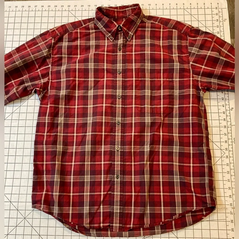 Eddie Bauer Men’s Size Medium Red Plaid Button Down Shirt‎